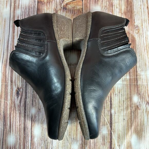 Clarks Artisan WILROSE JADE Size 9 Wide Black Leather Ankle Boots Bootie Shoes - Picture 6 of 9